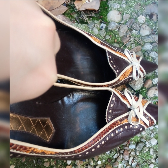 Designer Magrit Real Leather Court Heeled Shoes - Picture 13 of 14